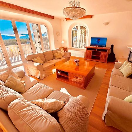 Luxury Seaside Villa With A Classic Mediterranean Olive Garden, A Fully Equipped Professional Kitchen, Pool, Sauna, Padle Boards And Canoe - Miolin Beach House Trogir Dış mekan fotoğraf