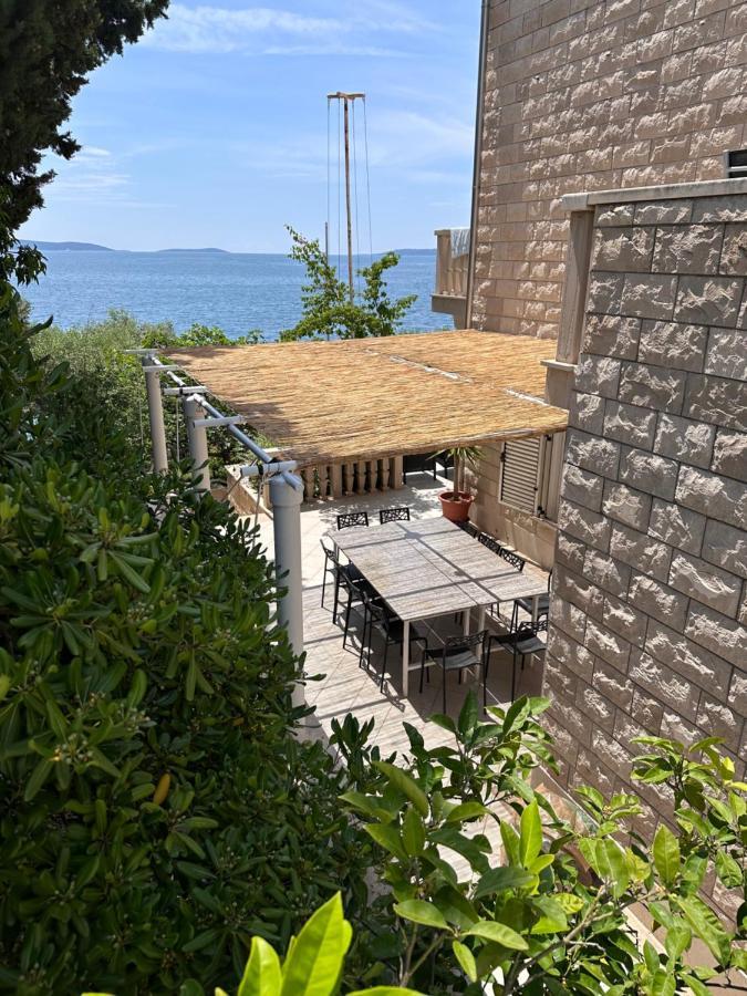 Luxury Seaside Villa With A Classic Mediterranean Olive Garden, A Fully Equipped Professional Kitchen, Pool, Sauna, Padle Boards And Canoe - Miolin Beach House Trogir Dış mekan fotoğraf