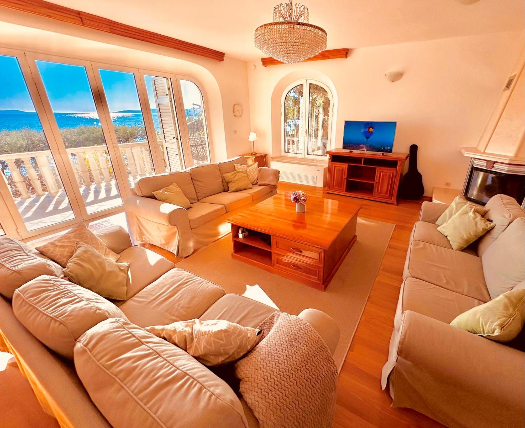 Luxury Seaside Villa With A Classic Mediterranean Olive Garden, A Fully Equipped Professional Kitchen, Pool, Sauna, Padle Boards And Canoe - Miolin Beach House Trogir Dış mekan fotoğraf
