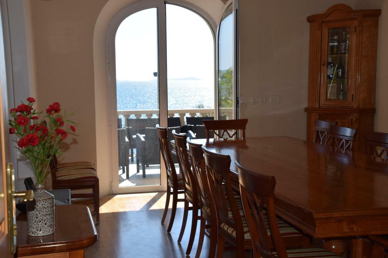 Luxury Seaside Villa With A Classic Mediterranean Olive Garden, A Fully Equipped Professional Kitchen, Pool, Sauna, Padle Boards And Canoe - Miolin Beach House Trogir Dış mekan fotoğraf