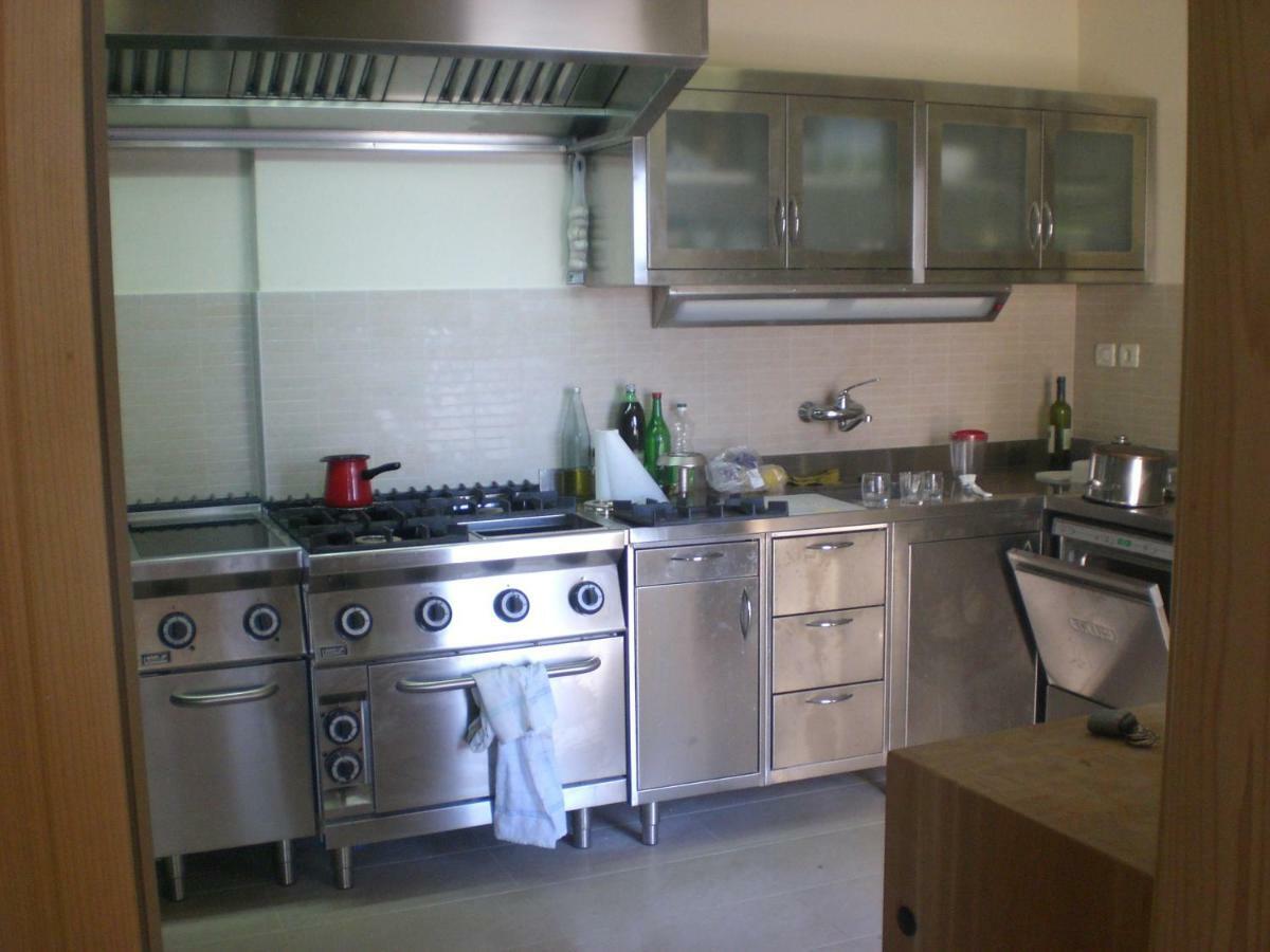 Luxury Seaside Villa With A Classic Mediterranean Olive Garden, A Fully Equipped Professional Kitchen, Pool, Sauna, Padle Boards And Canoe - Miolin Beach House Trogir Dış mekan fotoğraf